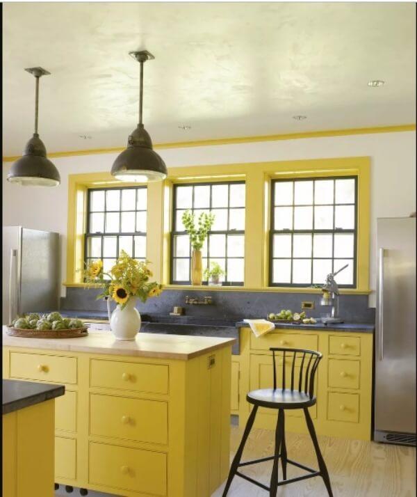 Tủ bếp Acrylic đẹp kết hợp cùng quầy bar đang là từ khóa được nhiều người tìm kiếm trong lĩnh vực thiết kế nội thất.
